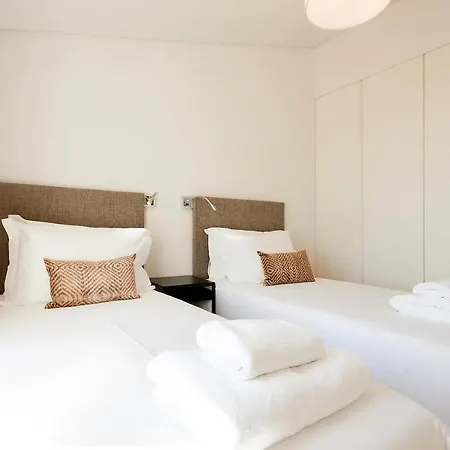 Flh Mouraria Art Apartment With Pool-3
